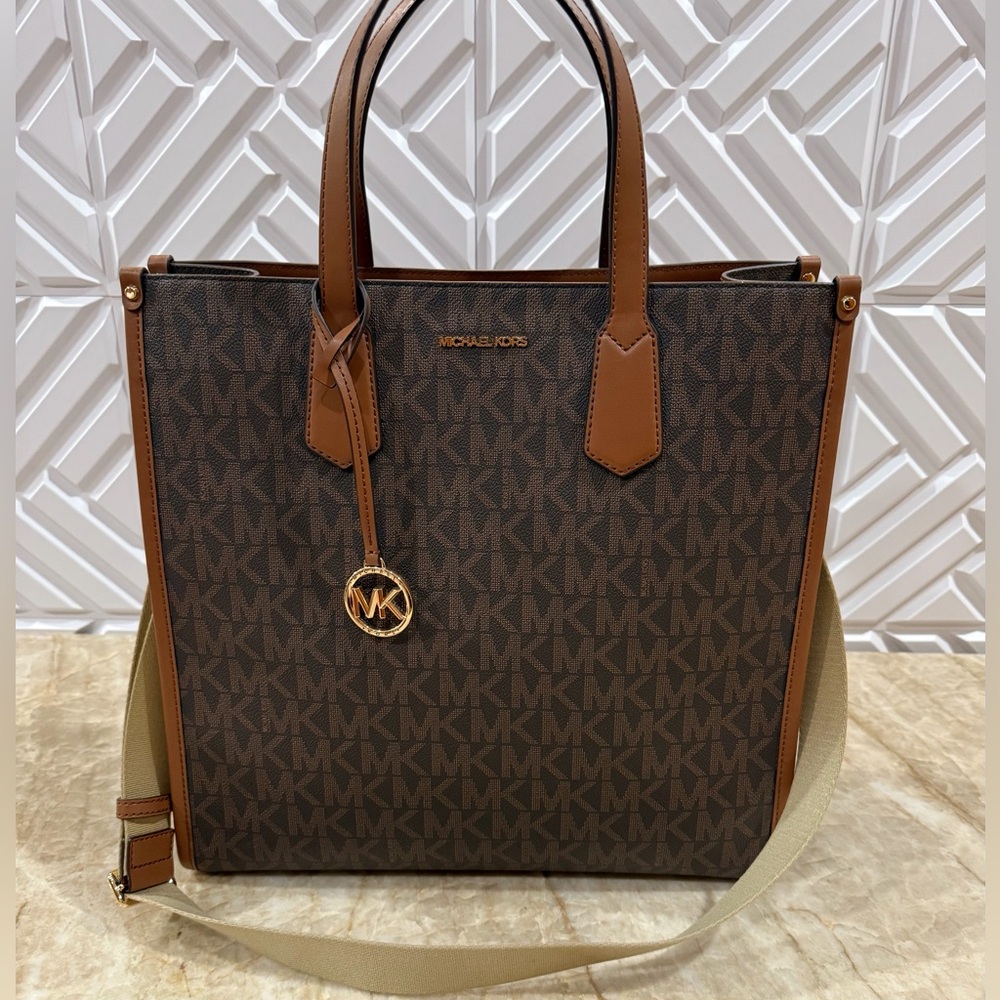 Michael Kors Large Signature Logo Tote Bag